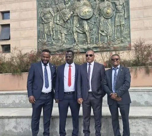 Pirezidaantiin Yuunivarsiitii Salaalee Dr. Fayyeeraa Dhinsaa Yaa'ii Badhaasa Dhaabbilee fi Hoggansa Giraand Afrikaa 20ffaan Irratti Hirmaatan