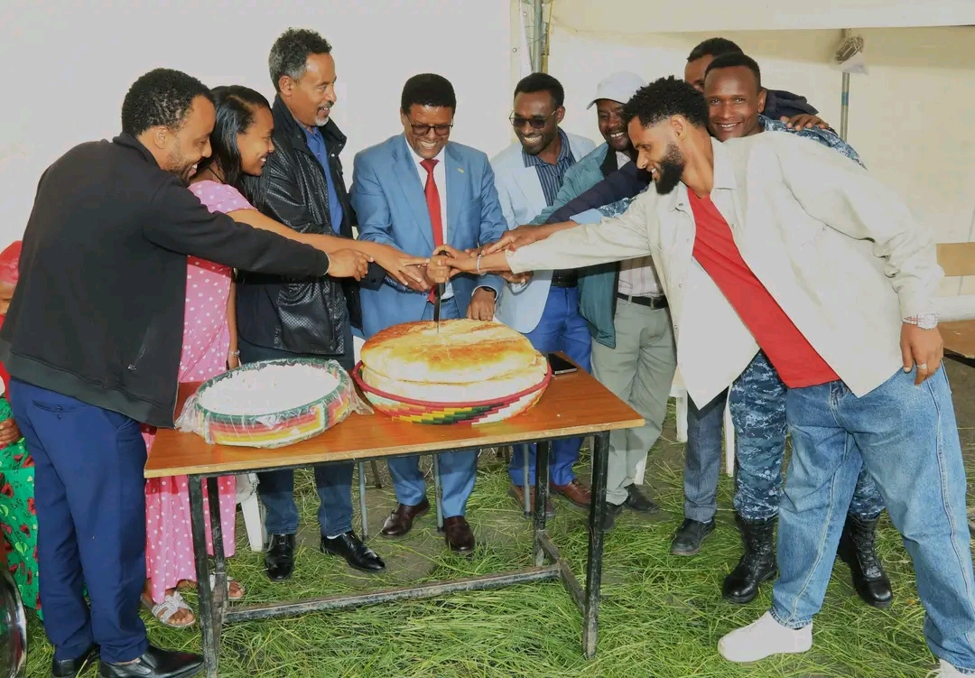 Barattoonni keenya  Baga Nagaan Dhuftan!